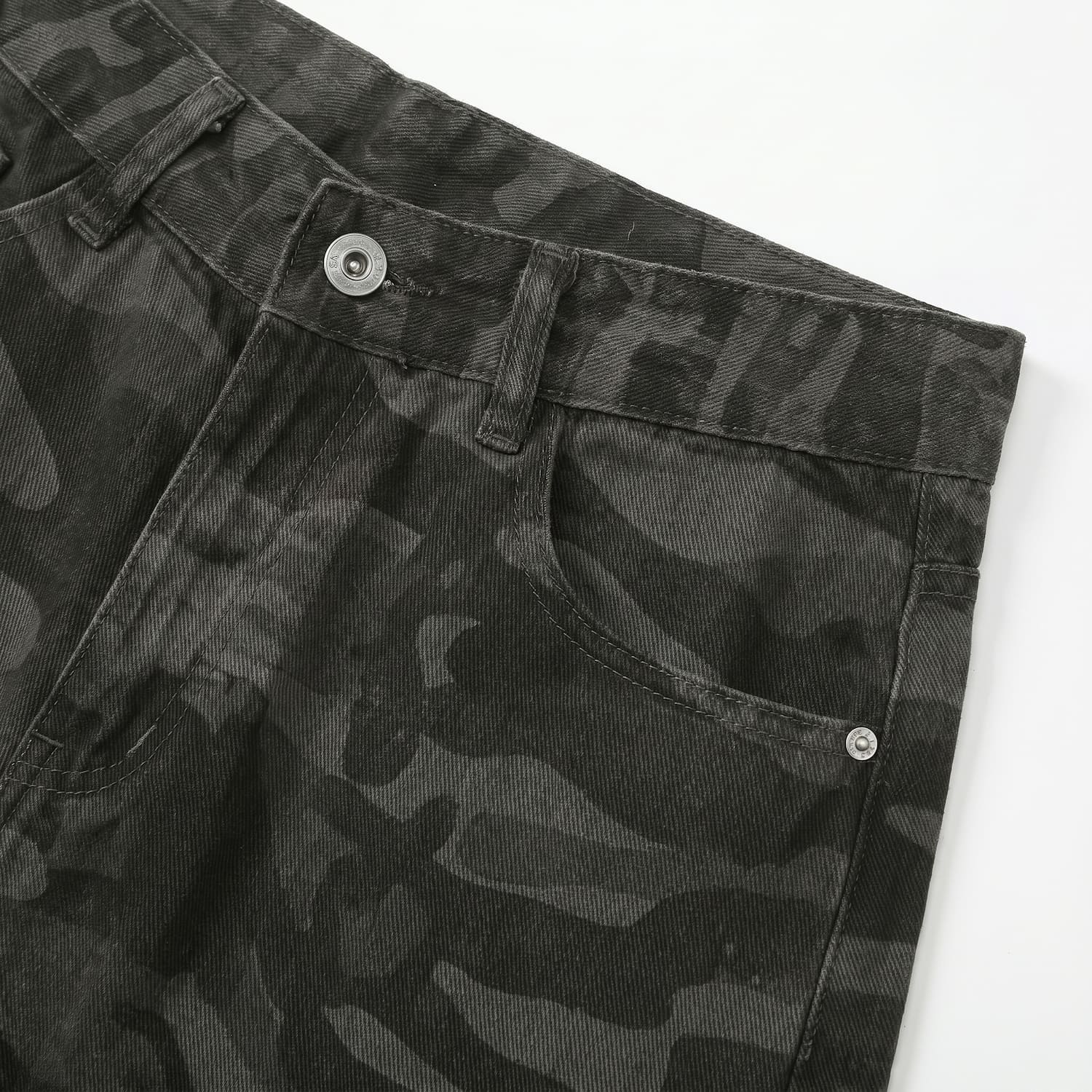 Dark Camo Shorts Jeans